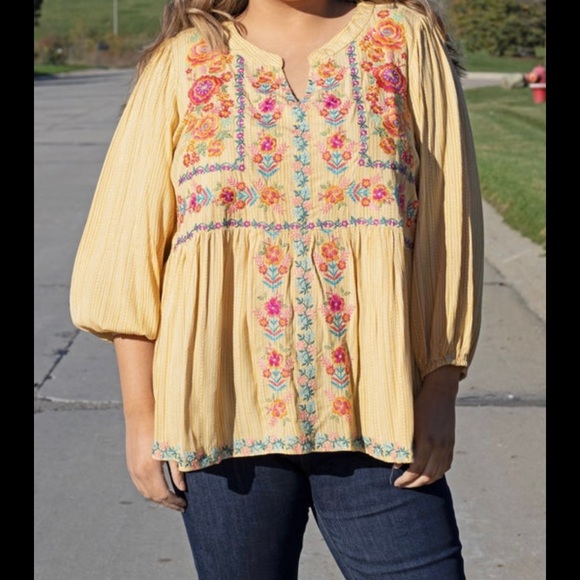 NWT SAVANNA JANE lANDREE BY UNIT Floral Embroidered V Neck Flowy Blouse - Picture 3 of 12